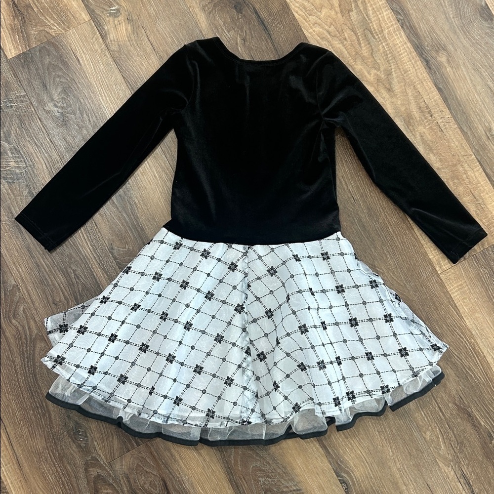 Bonnie Jean Girls Christmas Winter Dress. Size 5 velvet black upper with red bow - Picture 7 of 12